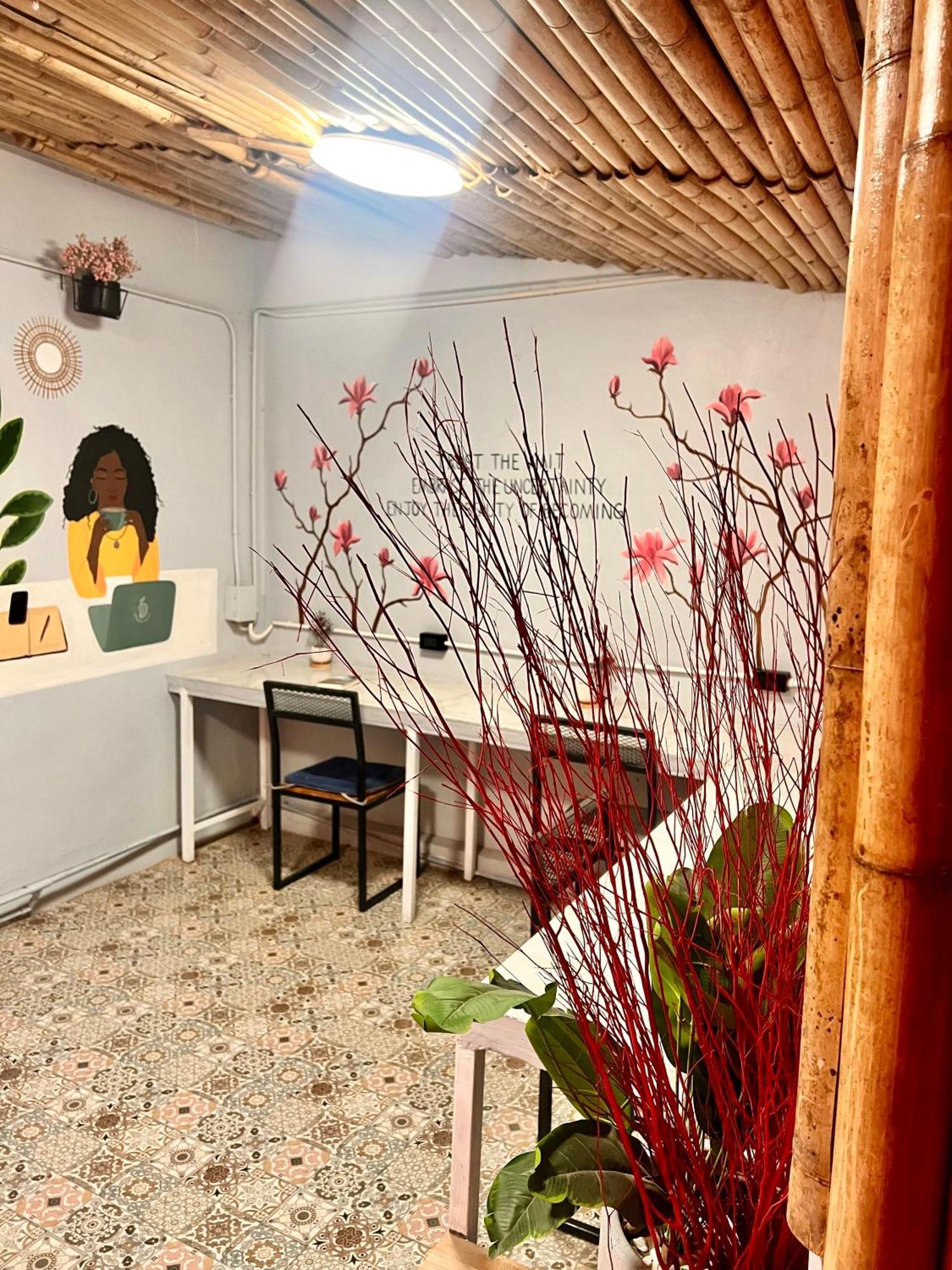 Arena Boutique Hotel Female Only Thongsala Ngoại thất bức ảnh